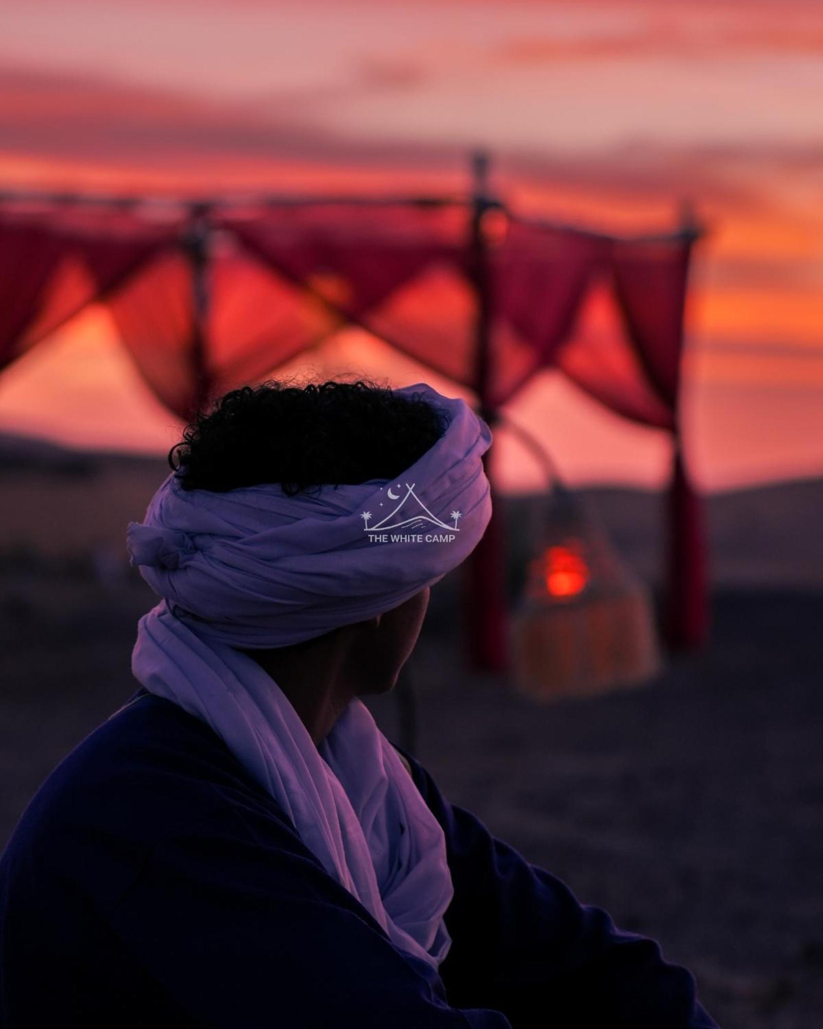 The White Camp - Your Merzouga Luxury Desert Camp & Erg Chebbi Dunes Camel Riding Bagian luar foto
