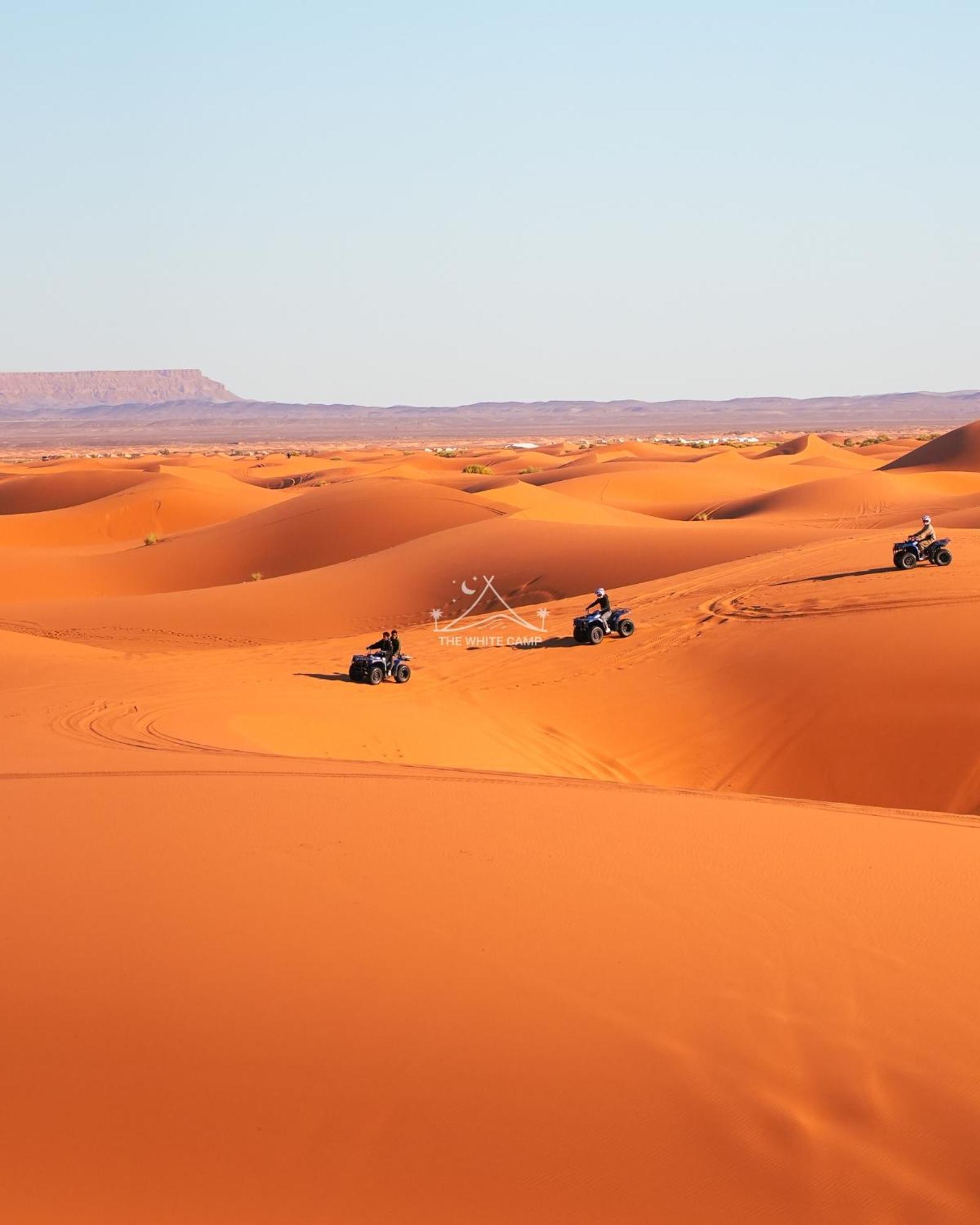 The White Camp - Your Merzouga Luxury Desert Camp & Erg Chebbi Dunes Camel Riding Bagian luar foto