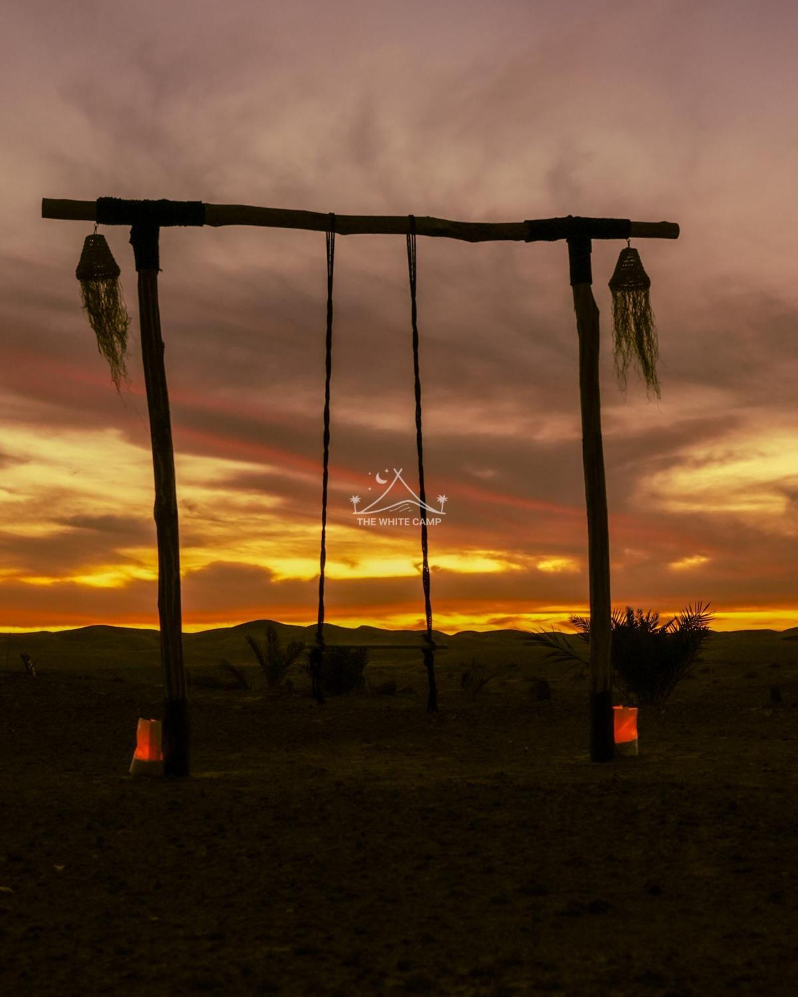 The White Camp - Your Merzouga Luxury Desert Camp & Erg Chebbi Dunes Camel Riding Bagian luar foto
