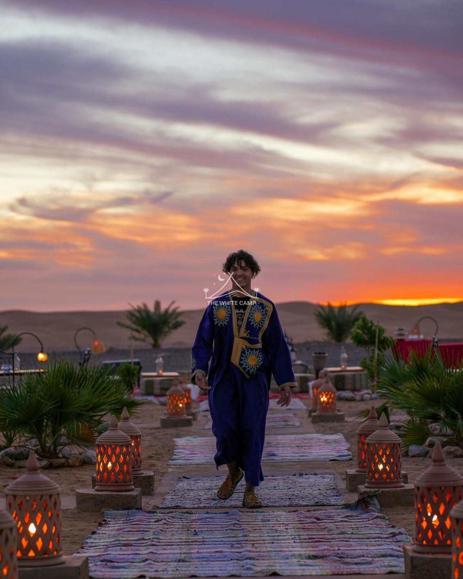 The White Camp - Your Merzouga Luxury Desert Camp & Erg Chebbi Dunes Camel Riding Bagian luar foto