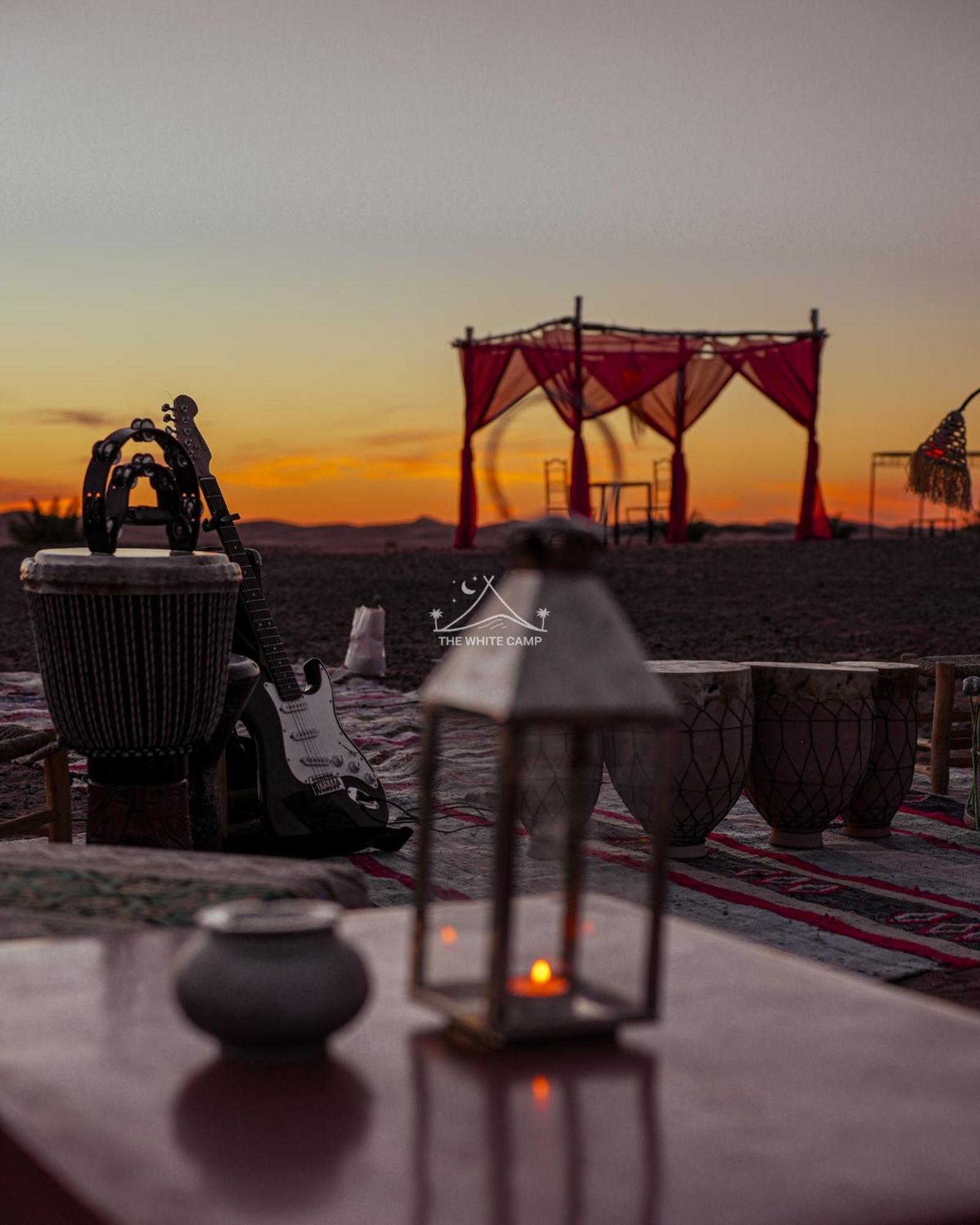 The White Camp - Your Merzouga Luxury Desert Camp & Erg Chebbi Dunes Camel Riding Bagian luar foto