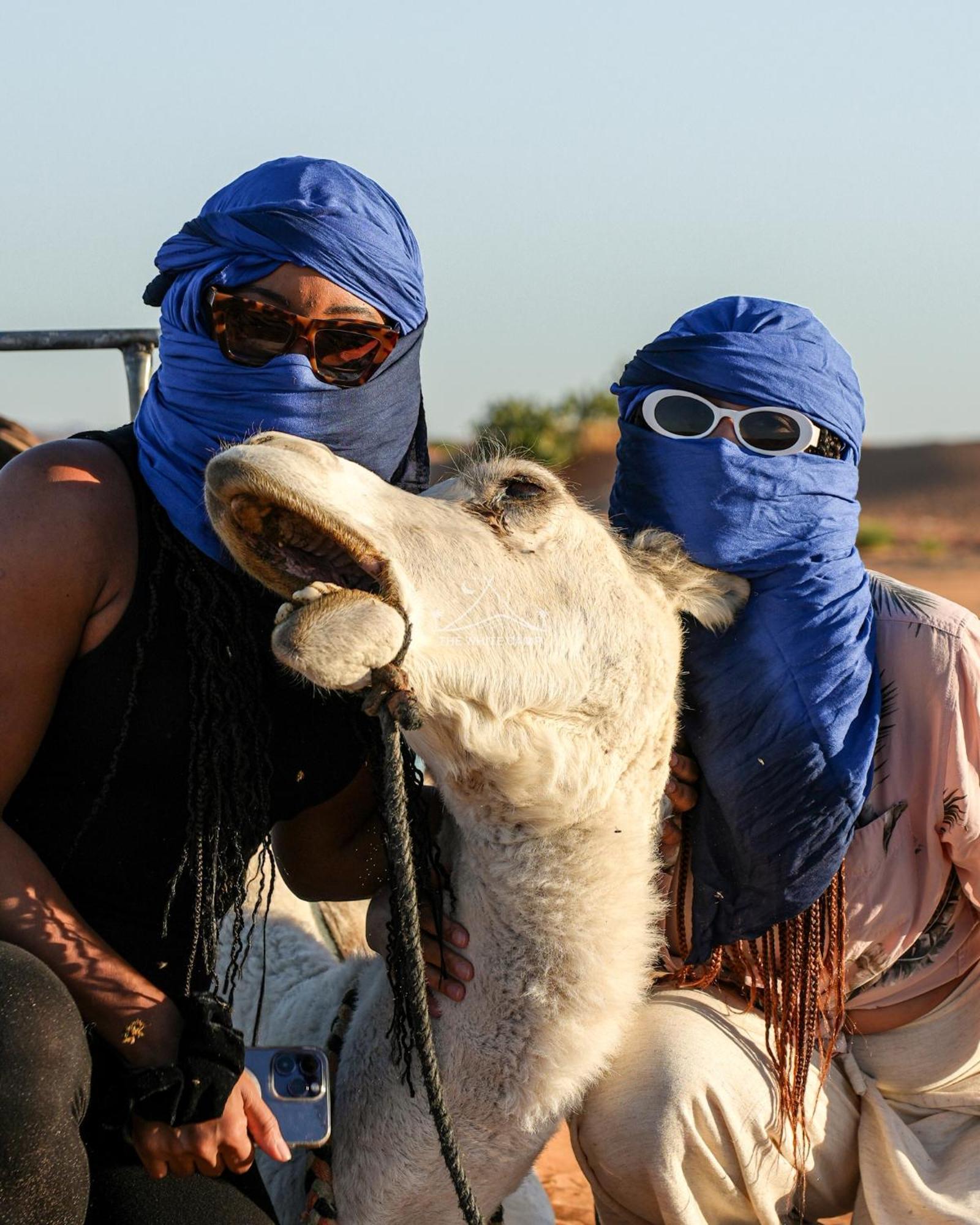 The White Camp - Your Merzouga Luxury Desert Camp & Erg Chebbi Dunes Camel Riding Bagian luar foto